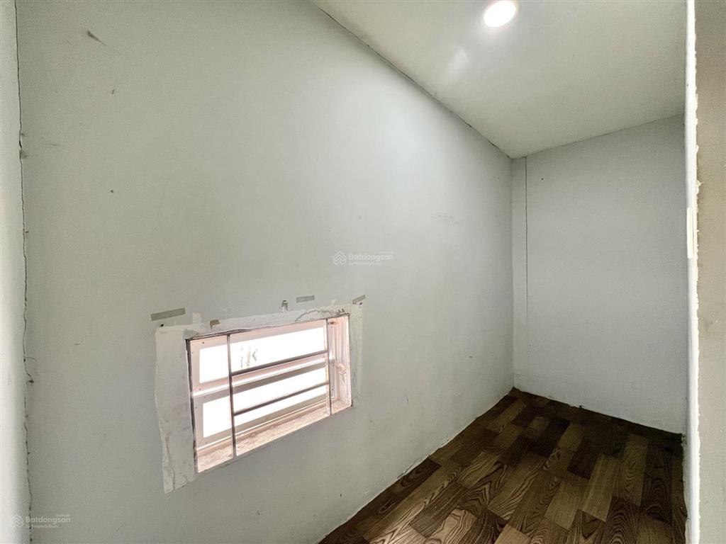Cho thuê phòng gác trệt lầu cửa sổ 40m2 2wc có nội thất gác 1m9 ngay ba tháng hai q10
