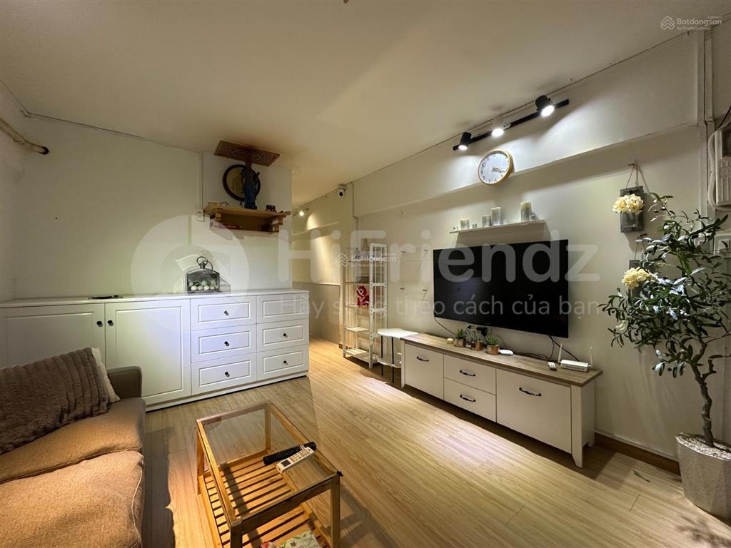 Chung cư cũ1pn tách bếp 50m2vintage phù hợp airbnbngay hoà hảo đh kinh tế ueh quận 10
