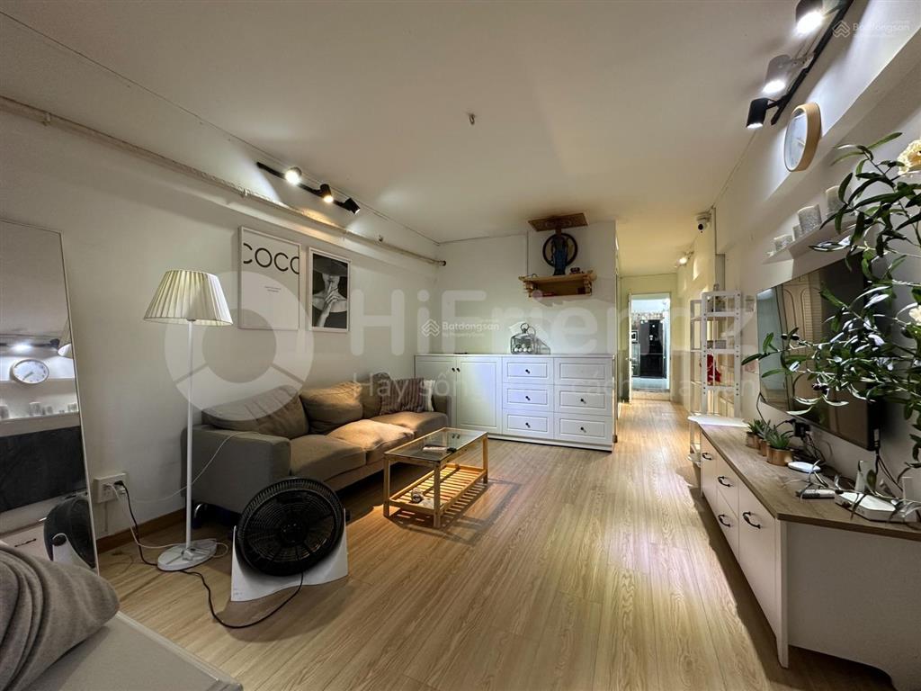 Chung cư cũ1pn tách bếp 50m2vintage phù hợp airbnbngay hoà hảo đh kinh tế ueh quận 10