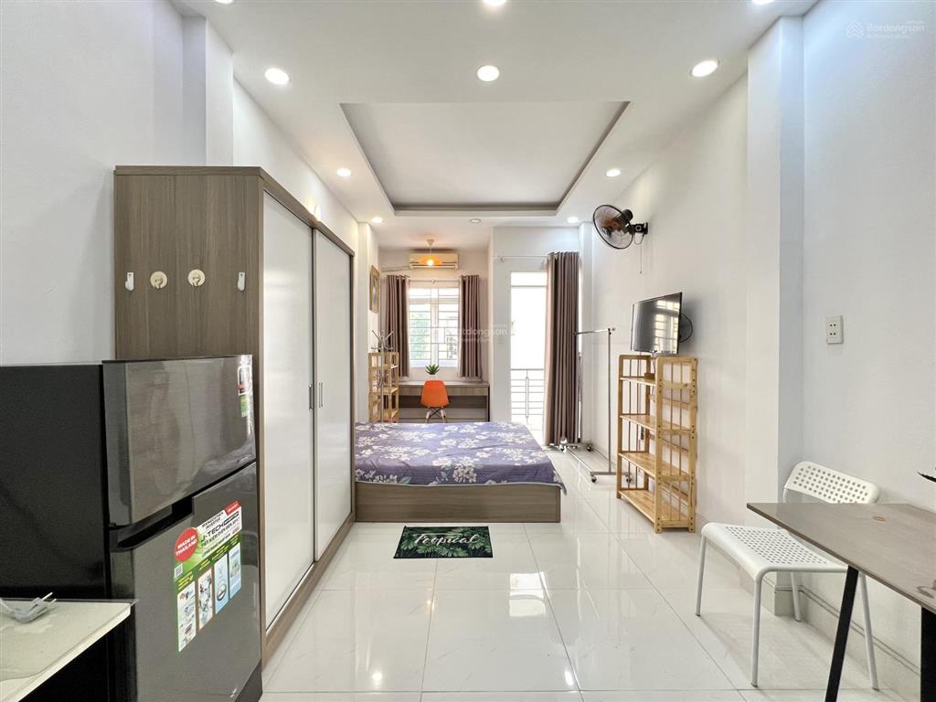 Cho thuê căn hộ balcony luxury 32m2 ngay điện biên phủ vòng xoay dân chủ toà nhà viettel quận 10