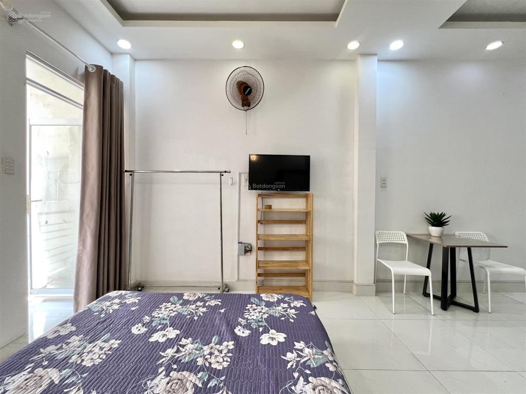Cho thuê căn hộ balcony luxury 32m2 ngay điện biên phủ vòng xoay dân chủ toà nhà viettel quận 10