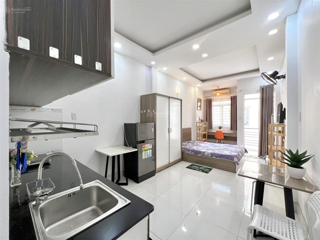 Cho thuê căn hộ balcony luxury 32m2 ngay điện biên phủ vòng xoay dân chủ toà nhà viettel quận 10