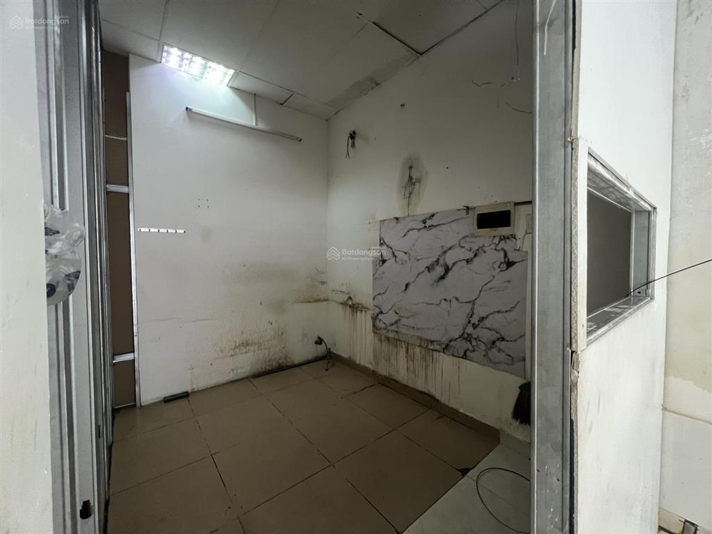 Cho thuê mặt bằng 3.8 x 12m mặt tiền âu cơ kinh doanh mọi ngành nghề có wc phòng ngủ riêng qtb