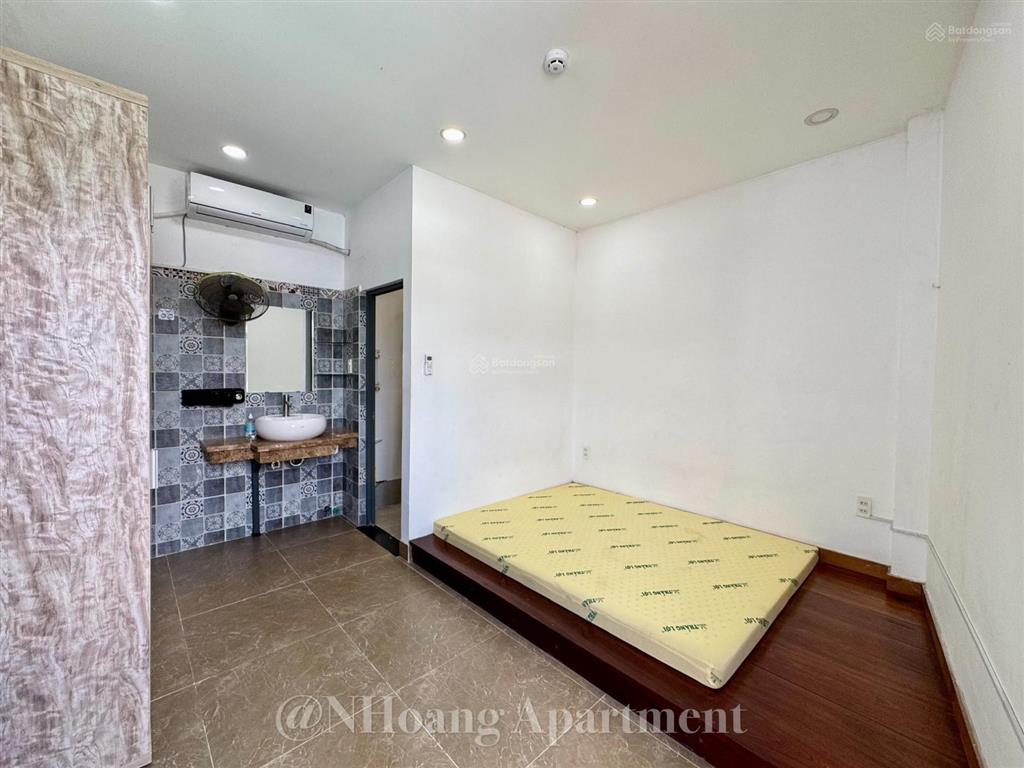 Cho thuê penthouse 50m2, thang máy, tách bếp, full nội thất cao cấp, ngay lý thường kiệt, quận 10