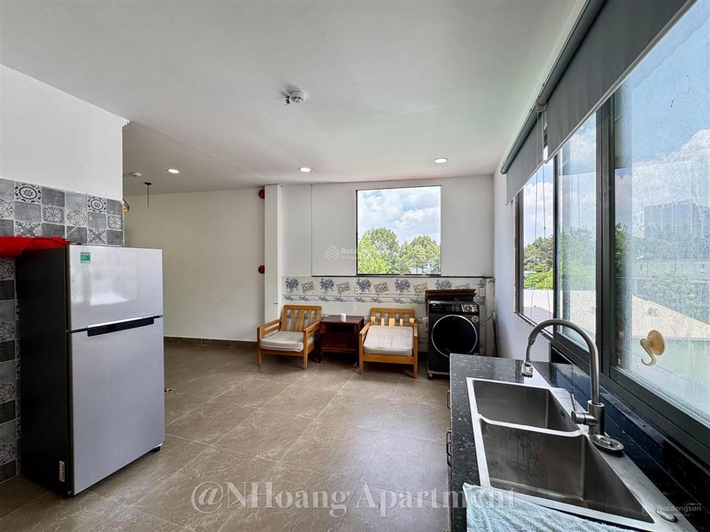 Cho thuê penthouse 50m2, thang máy, tách bếp, full nội thất cao cấp, ngay lý thường kiệt, quận 10