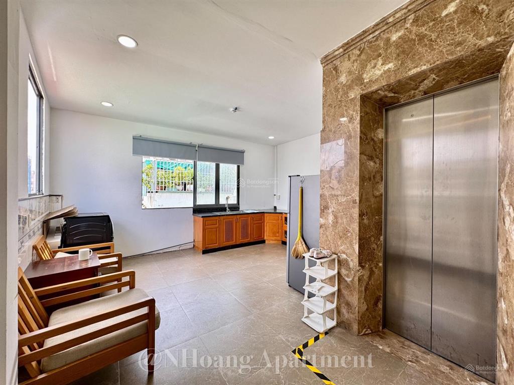 Cho thuê penthouse 50m2, thang máy, tách bếp, full nội thất cao cấp, ngay lý thường kiệt, quận 10