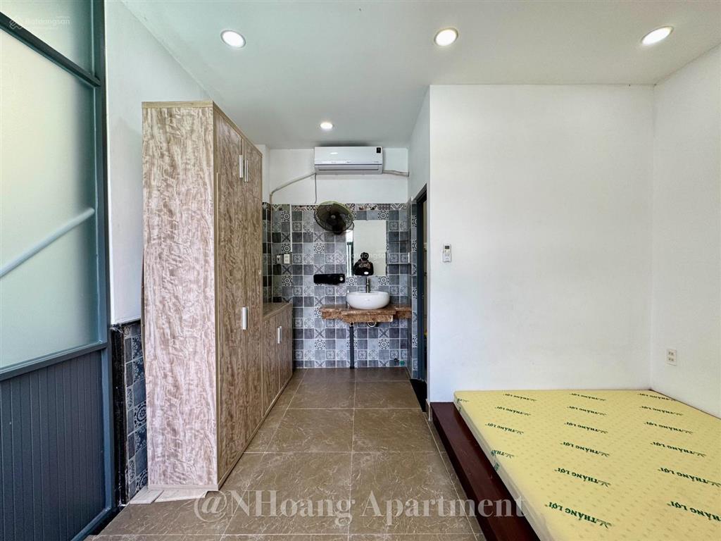 Cho thuê penthouse 50m2, thang máy, tách bếp, full nội thất cao cấp, ngay lý thường kiệt, quận 10