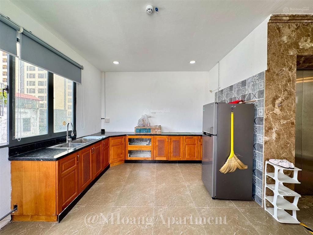 Cho thuê penthouse 50m2, thang máy, tách bếp, full nội thất cao cấp, ngay lý thường kiệt, quận 10
