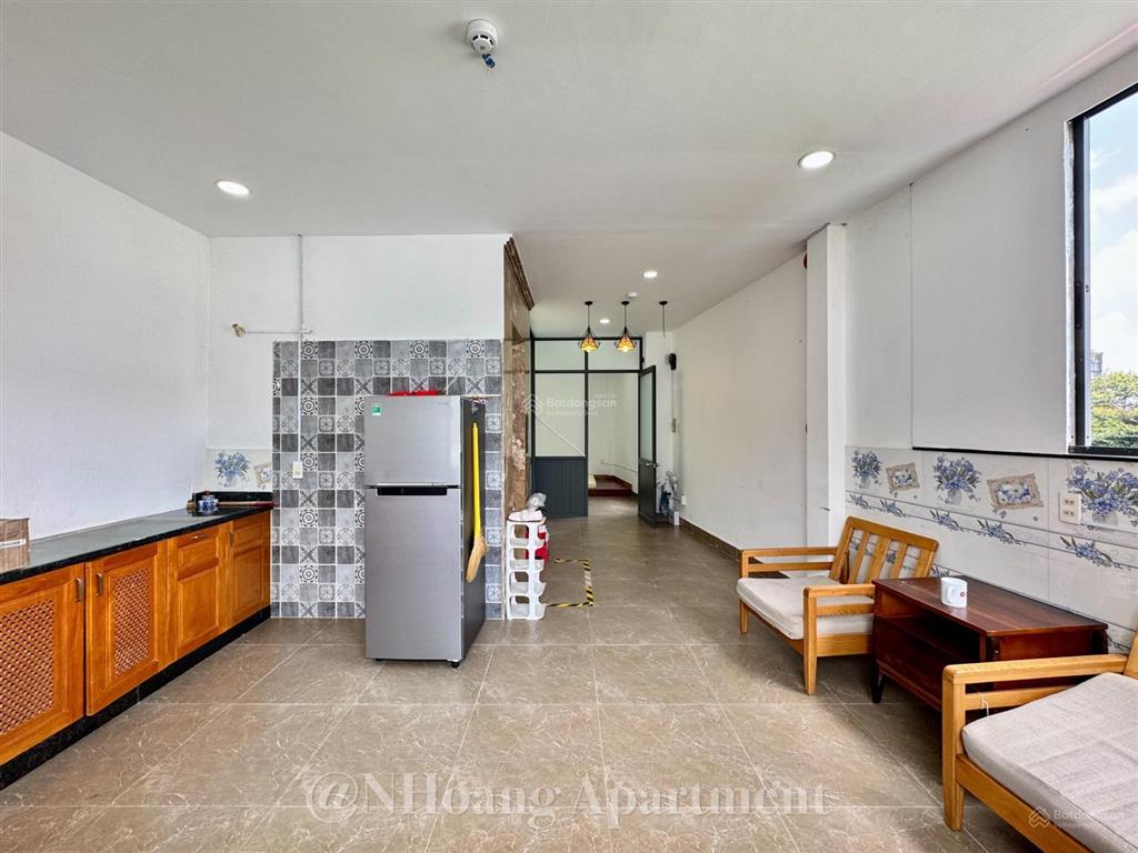 Cho thuê penthouse 50m2, thang máy, tách bếp, full nội thất cao cấp, ngay lý thường kiệt, quận 10