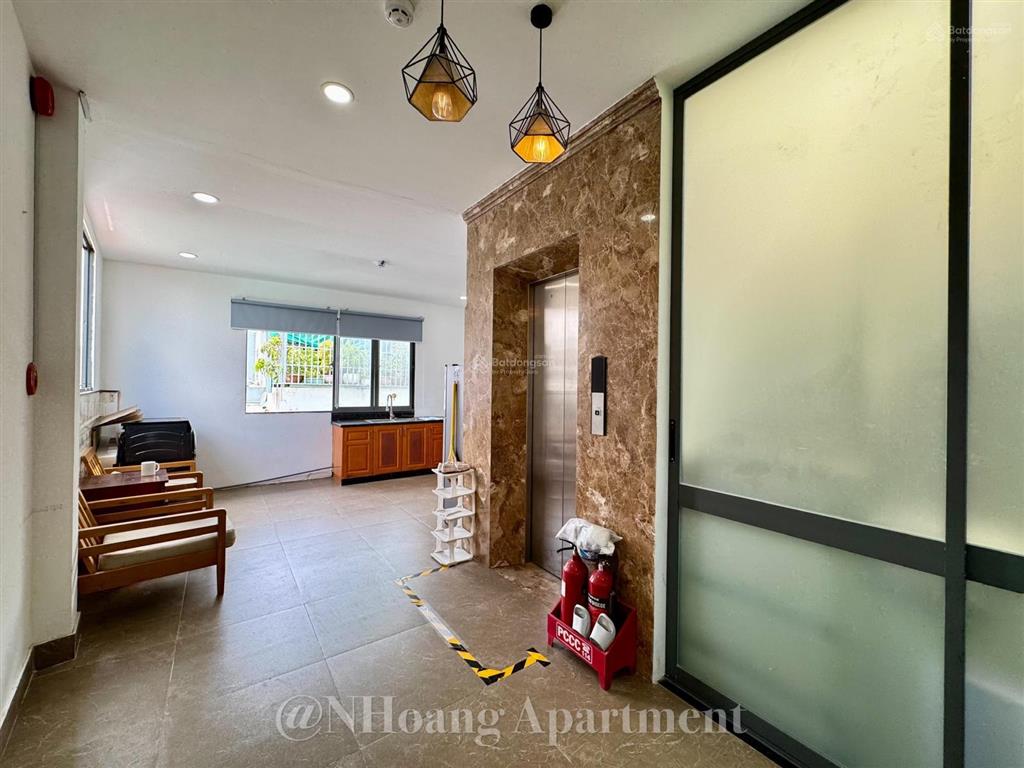 Cho thuê penthouse 50m2, thang máy, tách bếp, full nội thất cao cấp, ngay lý thường kiệt, quận 10