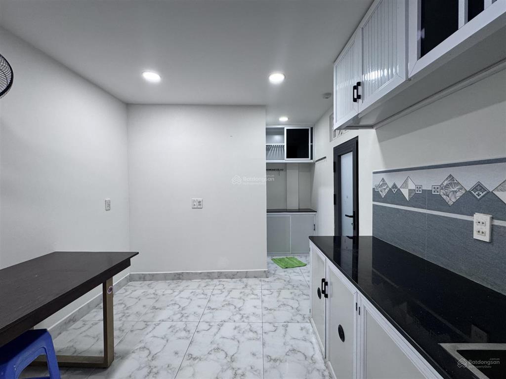 Cho thuê phòng trệt 15m² có nội thất, bếp lớn lối đi riêng phù hợp kinh doanh online, ngay hòa hảo