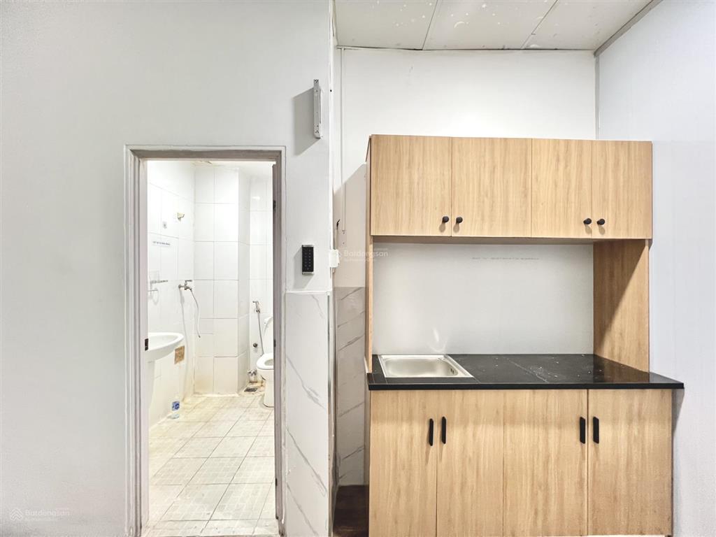 Cho thuê căn hộ 2 phòng ngủ 2wc 5ng4xe 50m2 full nội thất cửa sổ máy giặt riêng tô hiến thành q10