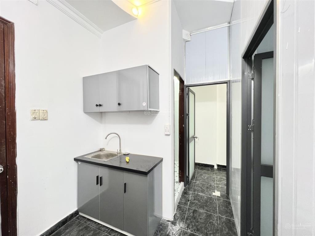 Cho thuê căn hộ 2pn 45m² full nội thất new balcon thoáng 4ng3xe ngay đh kinh tế ueh quận 10