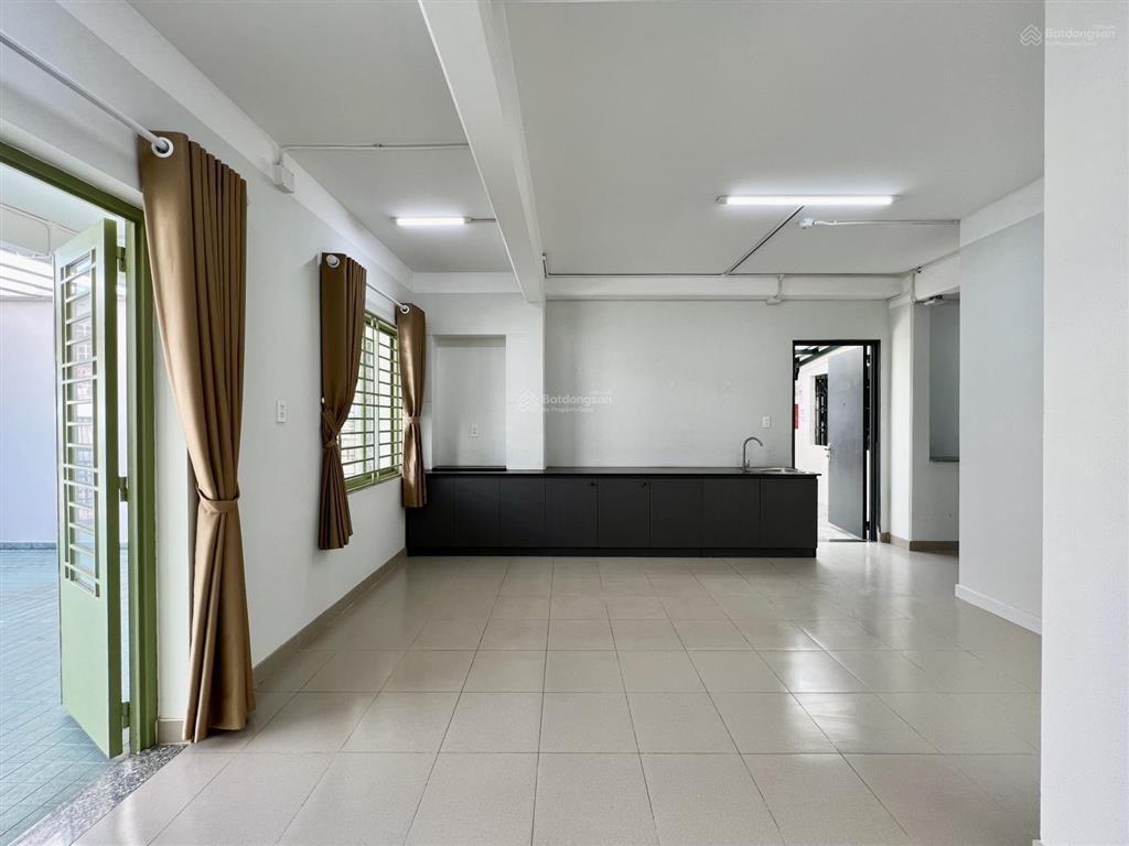 Giá cạnh tranh q10! chung cư 2pn 2wc 80m2 balcon lớn nội thất cơ bản, 4ng4xe bảo vệ hầm xe ngay công vien