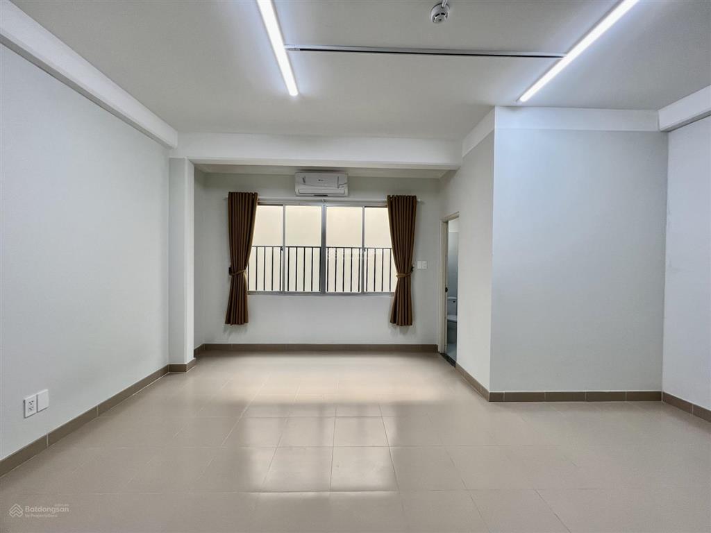 Giá cạnh tranh q10! chung cư 2pn 2wc 80m2 balcon lớn nội thất cơ bản, 4ng4xe bảo vệ hầm xe ngay công vien