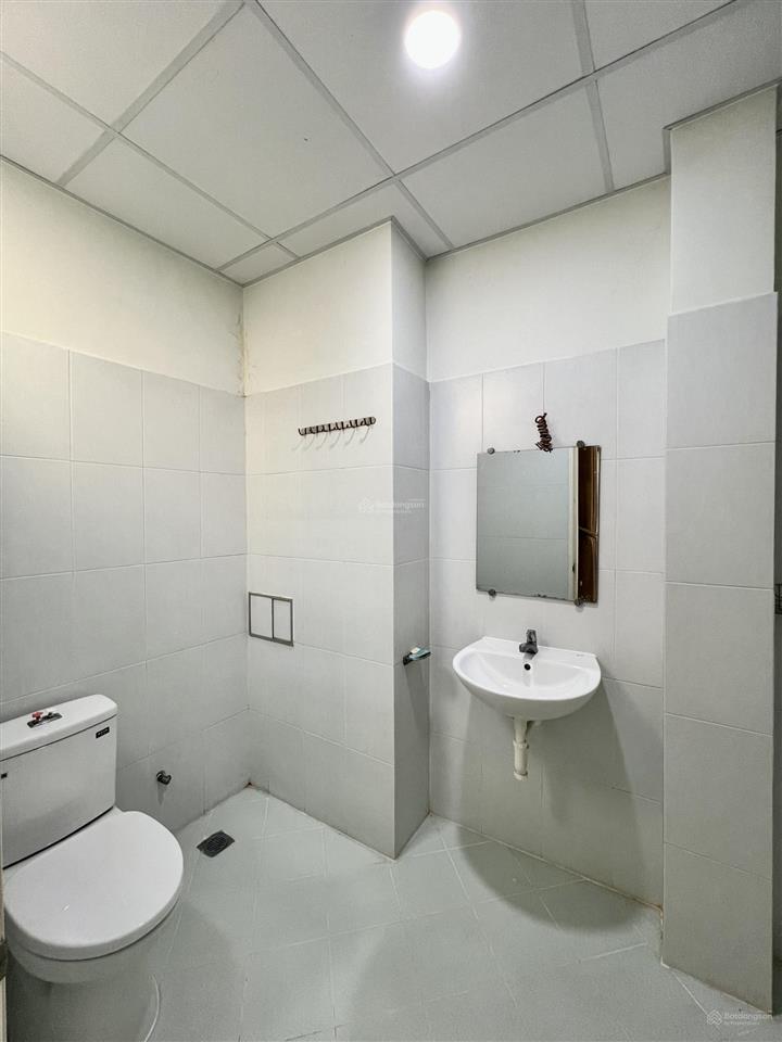 Giá cạnh tranh q10! chung cư 2pn 2wc 80m2 balcon lớn nội thất cơ bản, 4ng4xe bảo vệ hầm xe ngay công vien