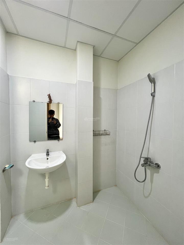 Giá cạnh tranh q10! chung cư 2pn 2wc 80m2 balcon lớn nội thất cơ bản, 4ng4xe bảo vệ hầm xe ngay công vien