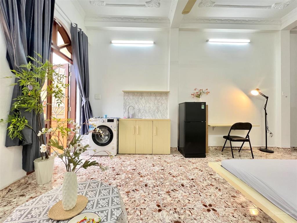 Cho thuê căn hộ studio 35m2 balcon full nt 4ng4xe ngay cao thắng gần đh kinh tế ueh, đh sgu, cđ kt