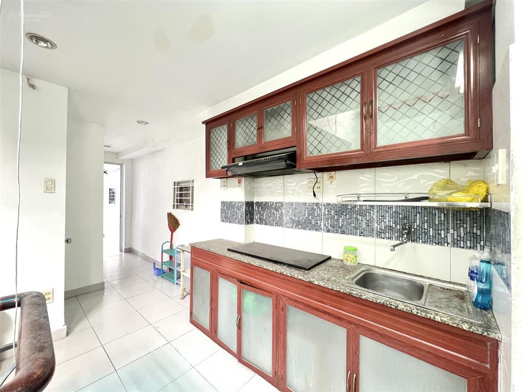 Cho thuê nguyên tầng 50m2 2pn ntcb balcon 4ng3xe ngay gần đh bách khoa, đh kinh tế ueh q10