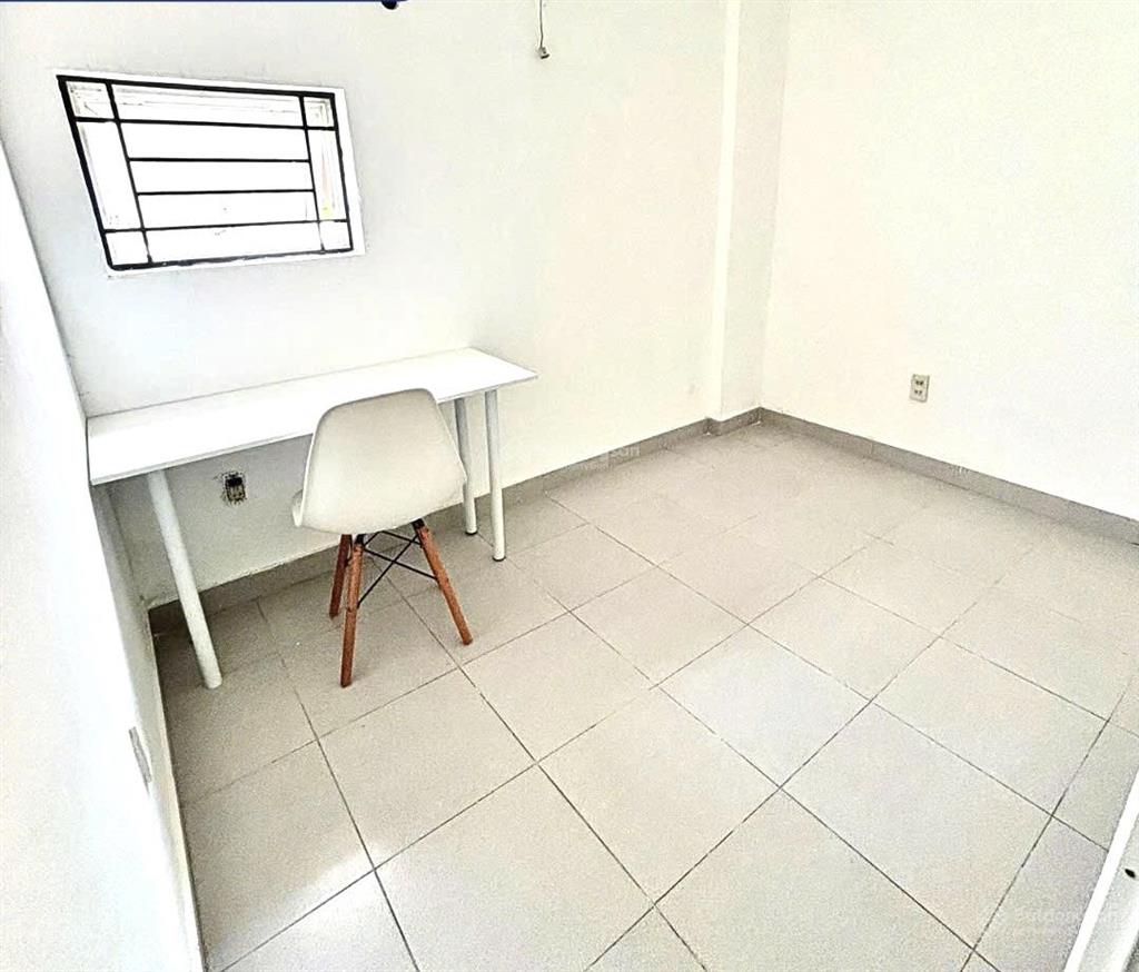 Cho thuê nguyên tầng 50m2 2pn ntcb balcon 4ng3xe ngay gần đh bách khoa, đh kinh tế ueh q10