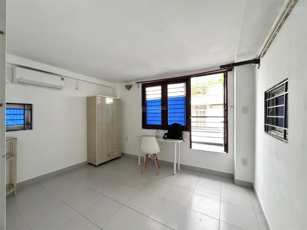 Cho thuê nguyên tầng 50m2 2pn ntcb balcon 4ng3xe ngay gần đh bách khoa, đh kinh tế ueh q10