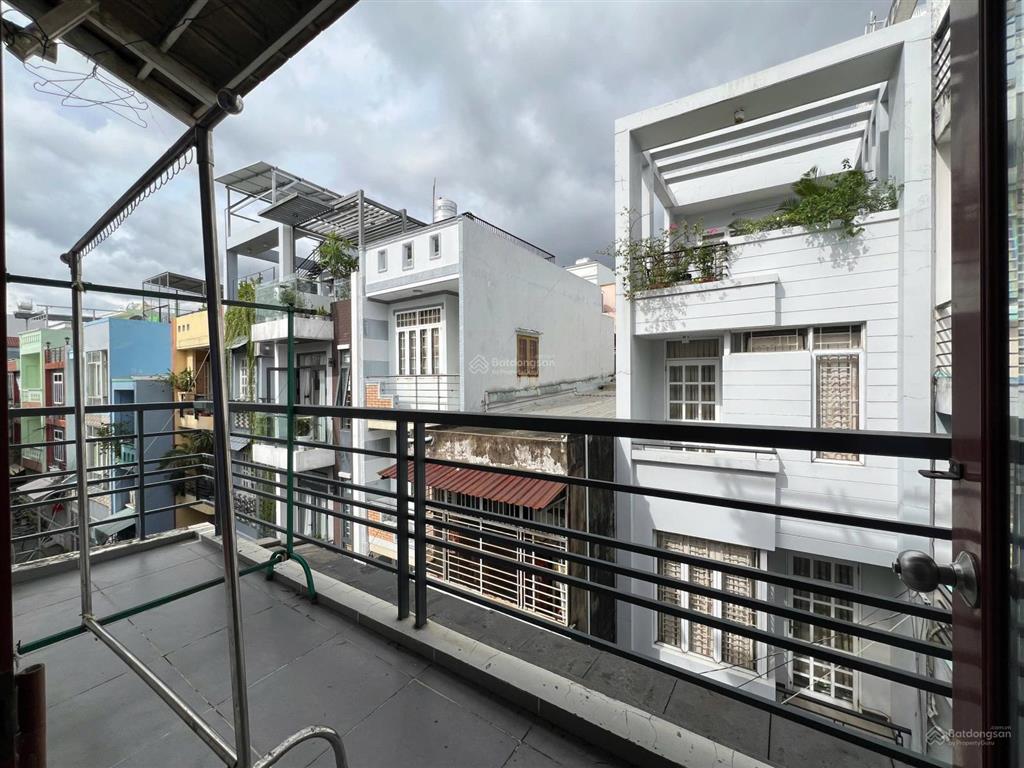 Cho thuê nguyên tầng 50m2 2pn ntcb balcon 4ng3xe ngay gần đh bách khoa, đh kinh tế ueh q10