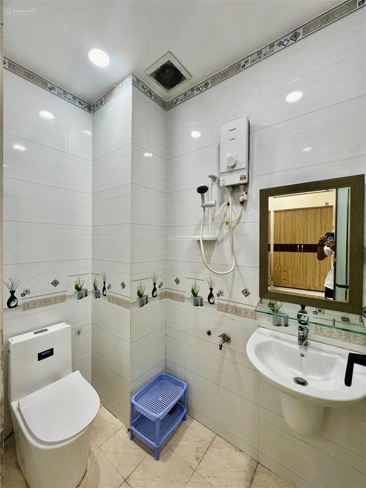 Cho thuê căn hộ studio 30m2 full nội thất máy giặt riêng ngay thành thái đh hoa sen quận 10