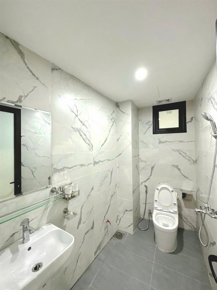 Bán nhà 5 tầng trong ngõ thịnh quang  đống đa , mặt ngõ ô tô nhà lô góc 3 mặt thoáng , dt 25m