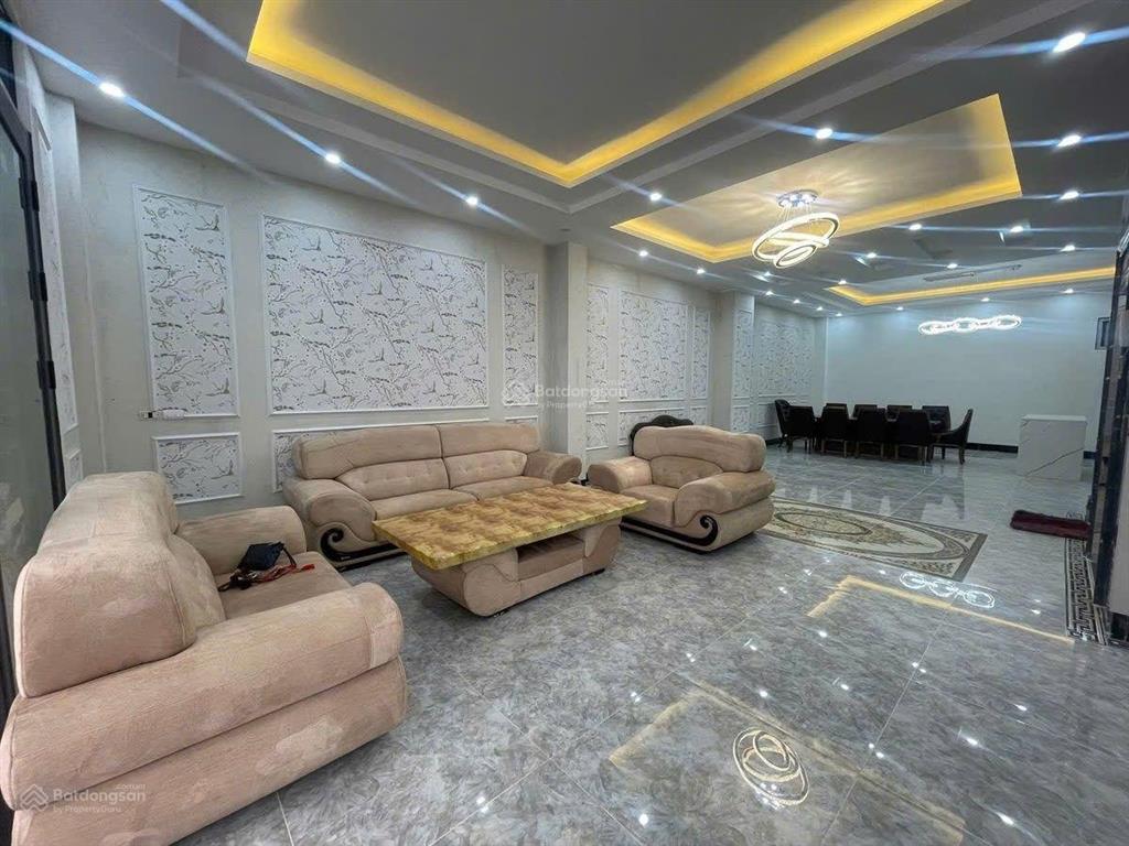 Chính chủ bán nhà phân lô ô tô đỗ cửa phố nguyễn văn cừ , long biên ! dt 132 m ,5 tầng , mt 8 m