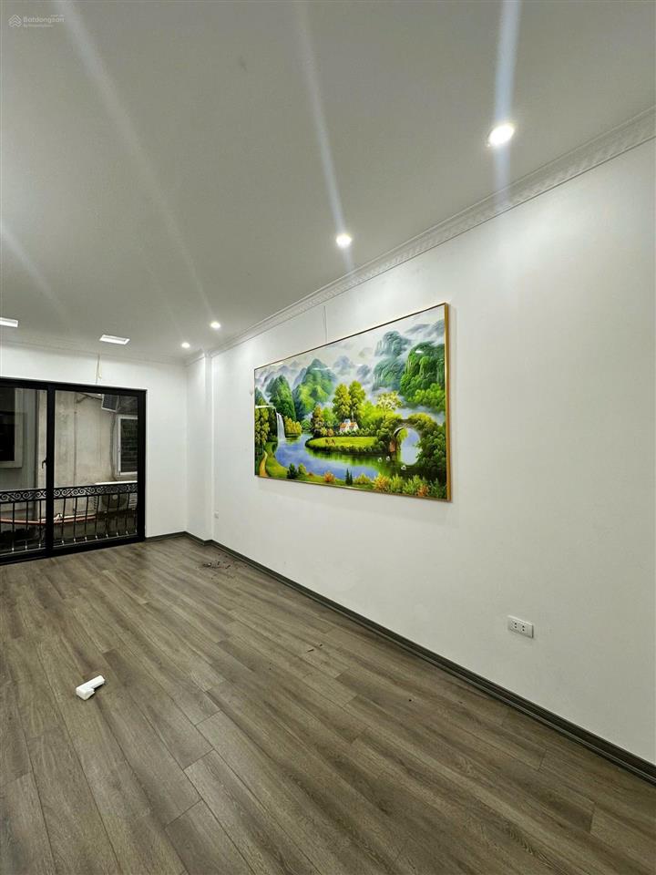 Siêu siêu rẻ , mặt ngõ đống đa , kinh doanh sầm uất , 5 tầng thang máy 40m , giá 10,8 tỷ