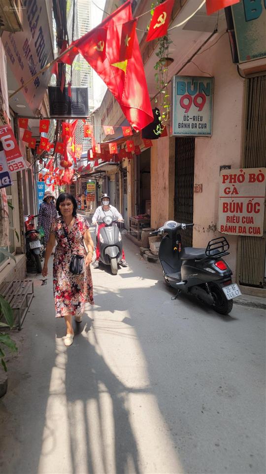 Tôi chính chủ bán nhà 5 tầng lô góc trong ngõ 22 tôn thất tùng  đống đa, ngay đại học y!