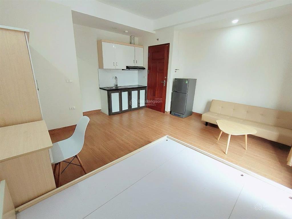 Tòa nhà 8 tầng thang máy thành thái  cầu giấy 160m2 mt 9m  ô tô vào nhà  dòng tiền 1.8 tỷ/ năm