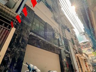 Tòa nhà 8 tầng thang máy thành thái  cầu giấy 160m2 mt 9m  ô tô vào nhà  dòng tiền 1.8 tỷ/ năm