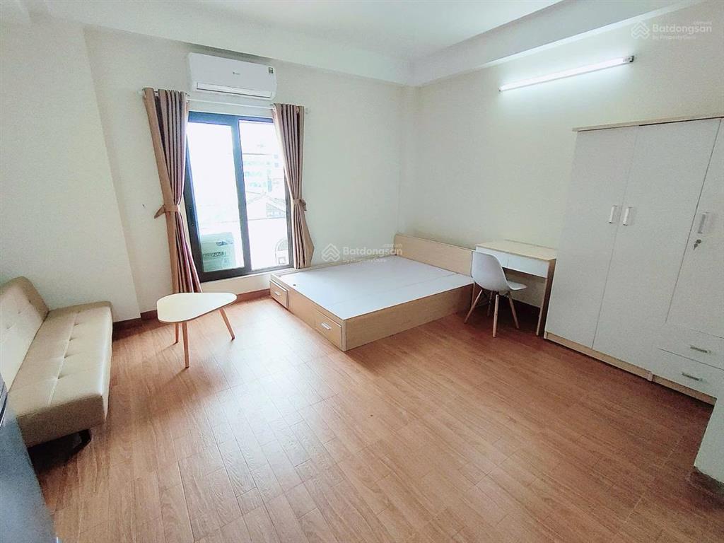 Tòa nhà 8 tầng thang máy thành thái  cầu giấy 160m2 mt 9m  ô tô vào nhà  dòng tiền 1.8 tỷ/ năm