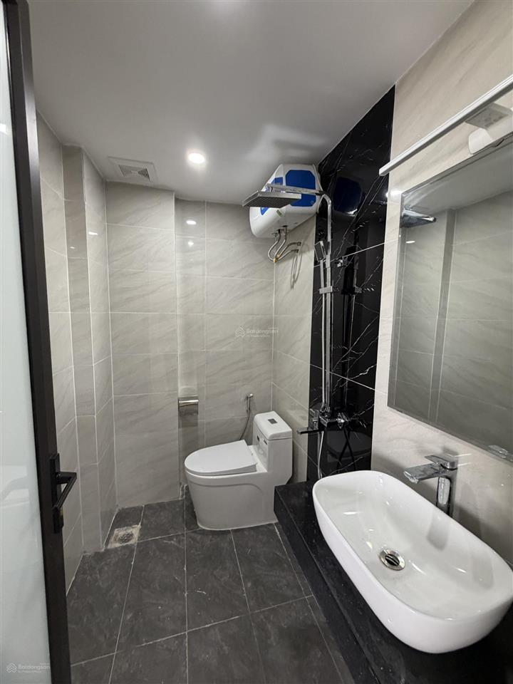 Toà căn hộ lạc long quân tây hồ 11 tỷ dt 50m2x5 tầng mới thang máy ôtô cách 30m dt 40tr/tháng