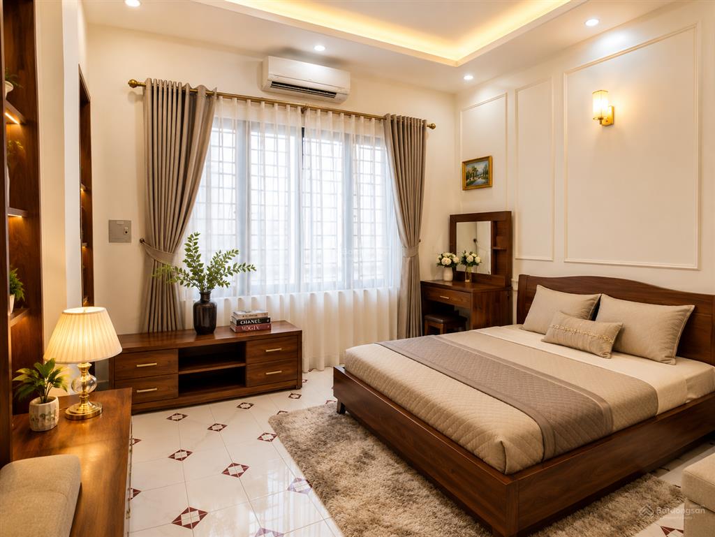 Nhà nguyễn văn huyên 56m2 xây 5 tầng  ngõ thông ô tô  kinh doanh  cách phố 20m  19.5 tỷ