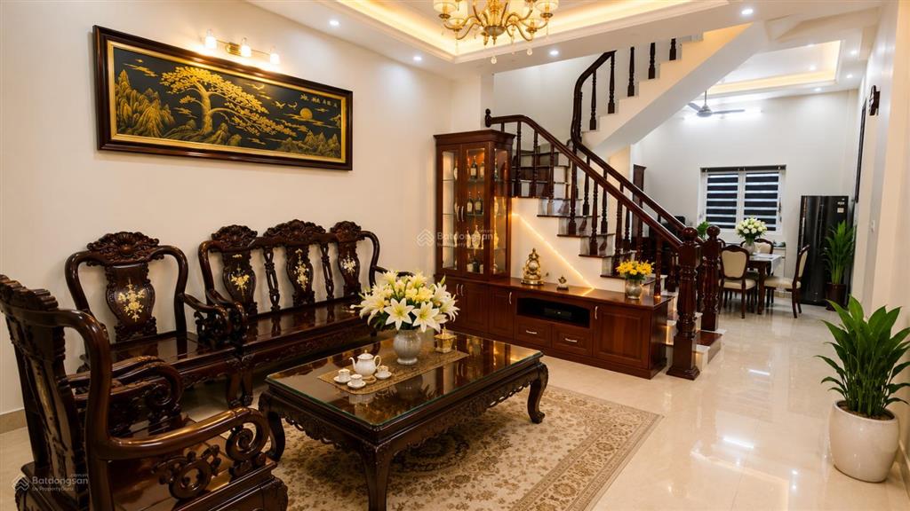 Nhà nguyễn văn huyên 56m2 xây 5 tầng  ngõ thông ô tô  kinh doanh  cách phố 20m  19.5 tỷ