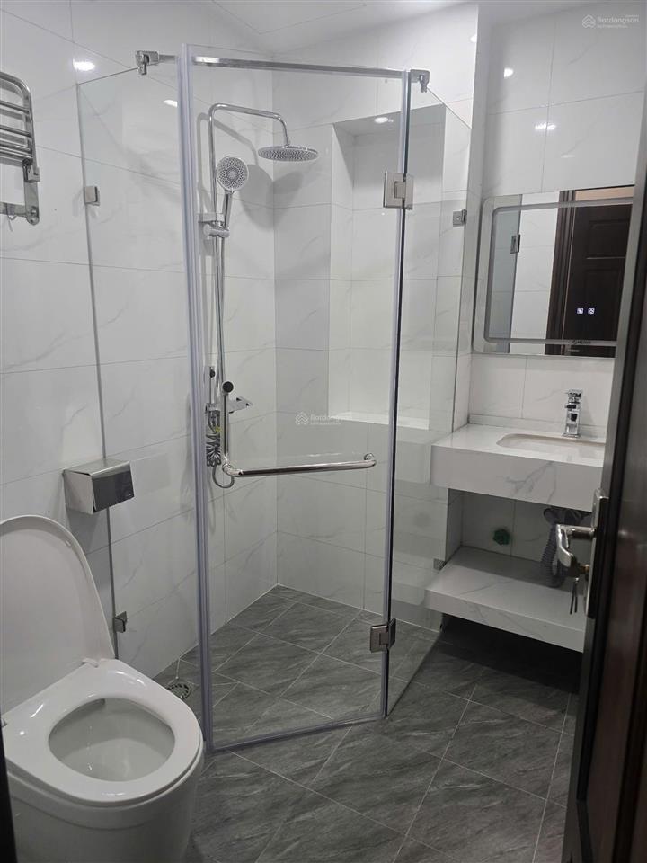 Phân lô nguyễn chí thanh  40m2 x 6 tầng mới thang máy  kinh doanh sầm uất  ô tô tránh chỉ 22 tỷ