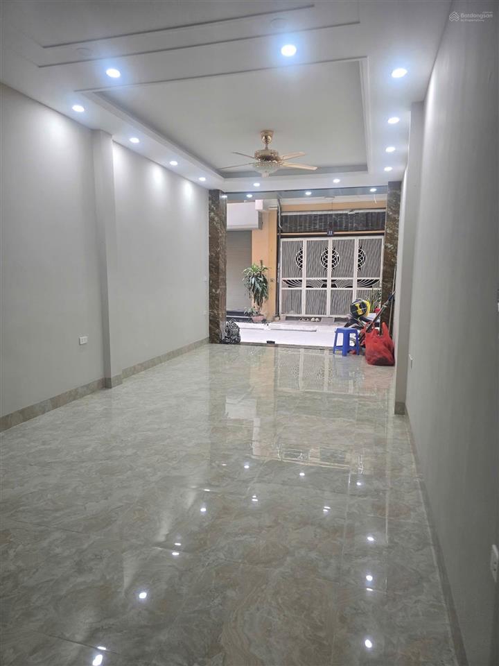 Phân lô nguyễn chí thanh  40m2 x 6 tầng mới thang máy  kinh doanh sầm uất  ô tô tránh chỉ 22 tỷ