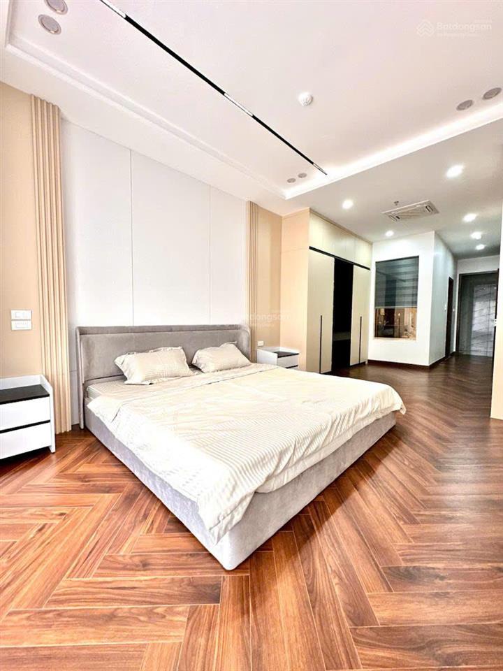 Phân lô vip trung kính xây mới 7 tầng thang máy  ô tô tránh  kinh doanh văn phòng