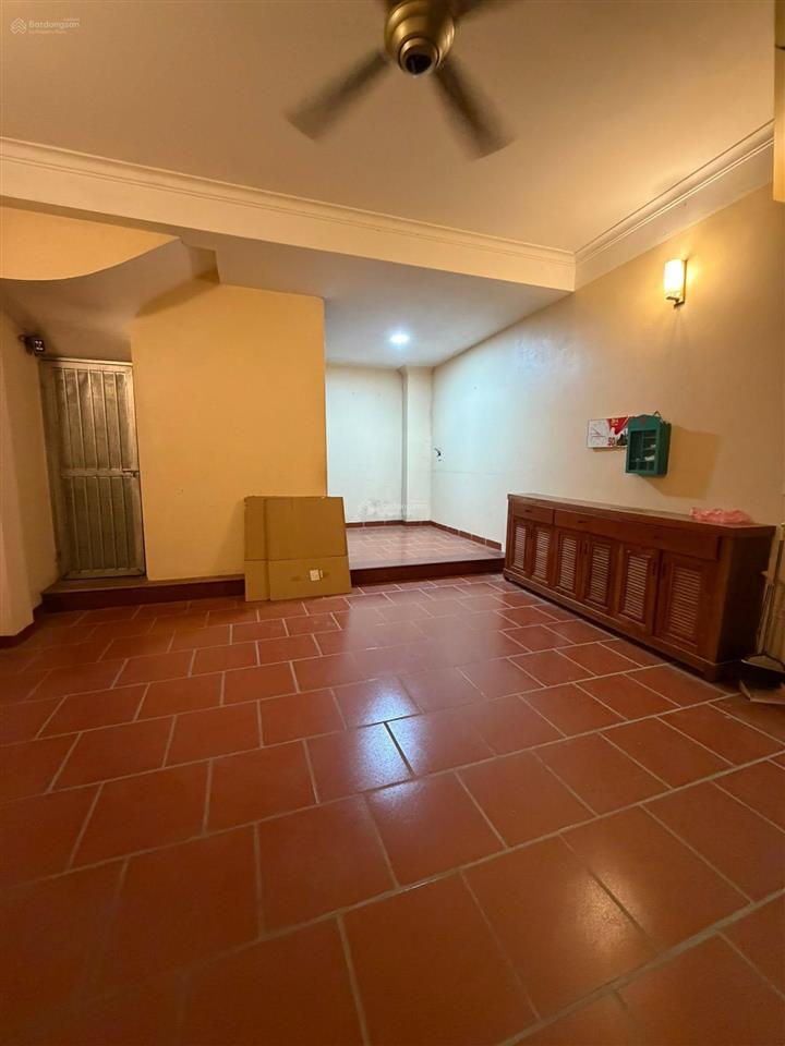 Bán nhà mỹ đình 12 tỷ, 43m2 x 7 tầng thang máy, ngõ 5m, ô tô 7 chỗ đỗ cửa