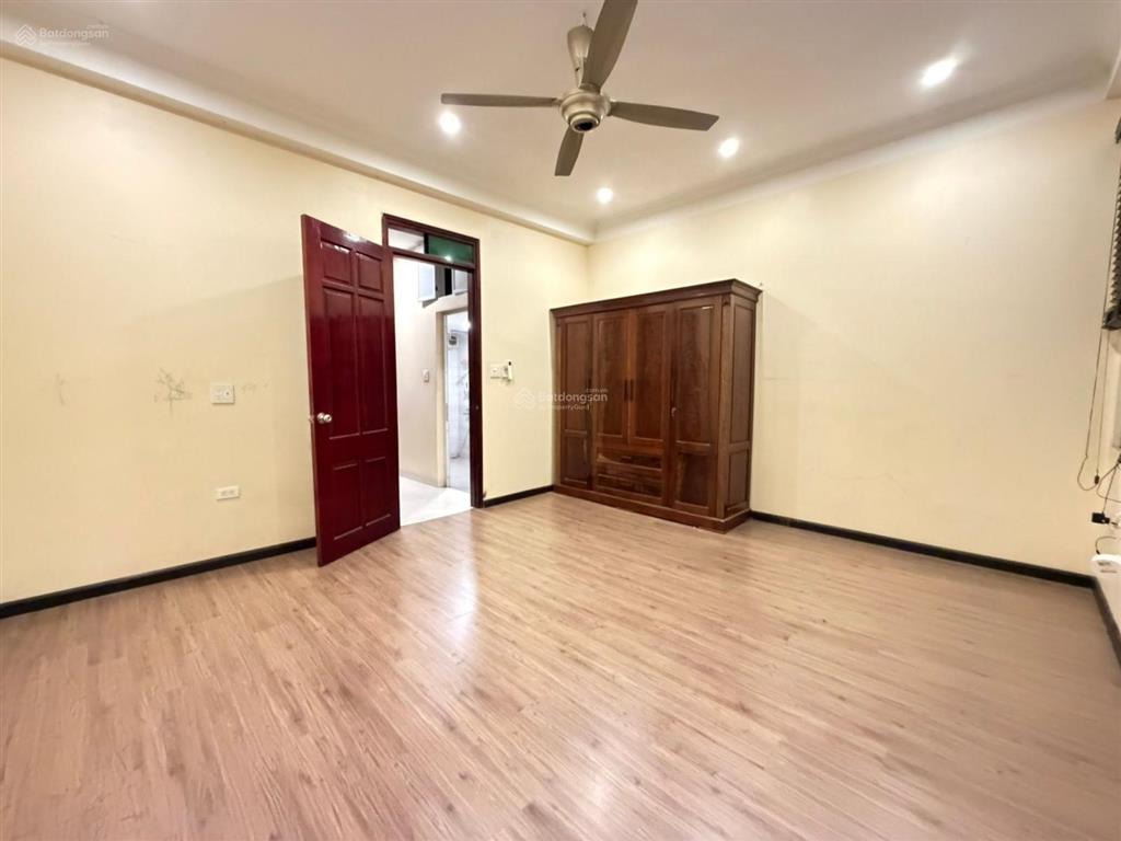 Bán nhà mỹ đình 12 tỷ, 43m2 x 7 tầng thang máy, ngõ 5m, ô tô 7 chỗ đỗ cửa