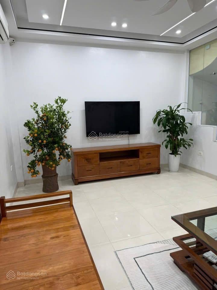 Bán nhà mỹ đình 12 tỷ, 43m2 x 7 tầng thang máy, ngõ 5m, ô tô 7 chỗ đỗ cửa