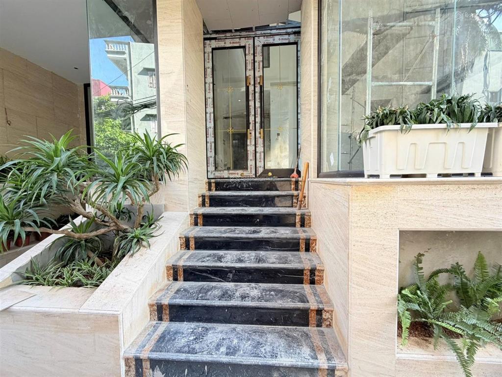 Tòa căn hộ cao cấp hoàng hoa thámkhu vip110m2 xây mới 10 tầng thang máykinh doanh đỉnh chỉ 34 tỷ