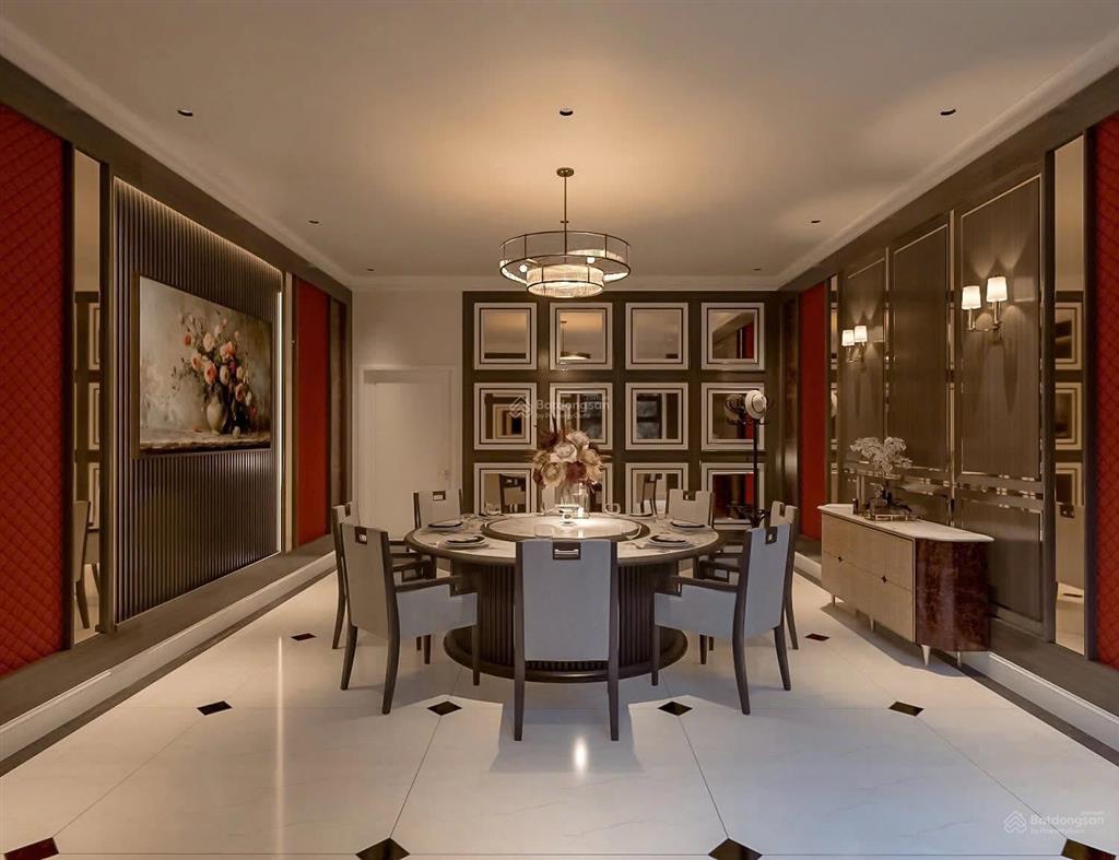 Tòa nhà 15 tầng xây mới mặt phố vip nguyễn phong sắclô góc 4 mặt thoáng588m2 có 2 hầmgiá 600 tỷ