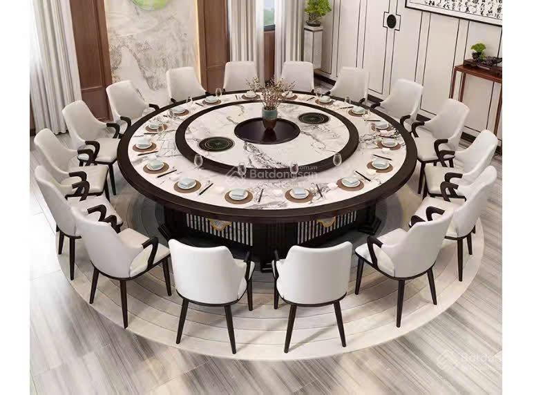 Tòa nhà 15 tầng xây mới mặt phố vip nguyễn phong sắclô góc 4 mặt thoáng588m2 có 2 hầmgiá 600 tỷ