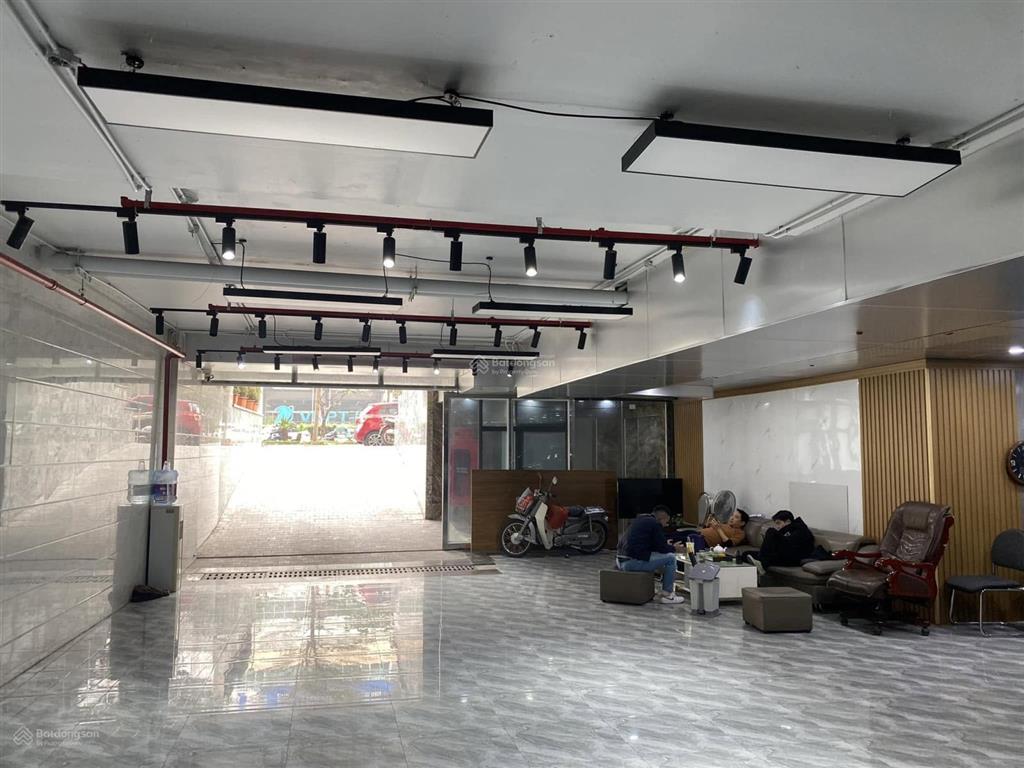 Tòa nhà 15 tầng xây mới mặt phố vip nguyễn phong sắclô góc 4 mặt thoáng588m2 có 2 hầmgiá 600 tỷ