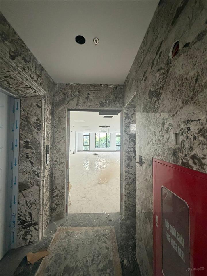 Toà vp lô góc mặt phố cự lộcxây mới 10 tầng thang máy có hầmvị trí vàngkinh doanh đỉnh 97,5 tỷ