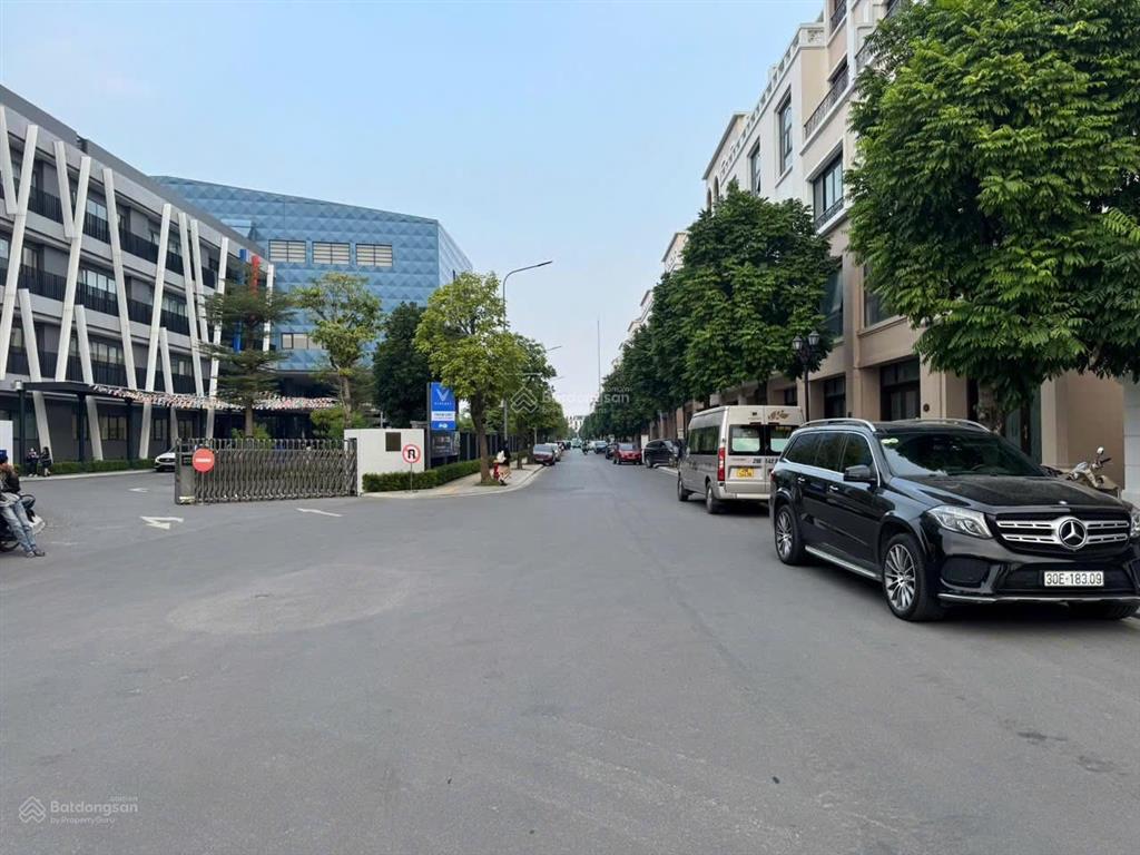 Cho thuê bt 230m² đơn lập view vườn hoa view sông, 50 triệu, vinhomes ocean park