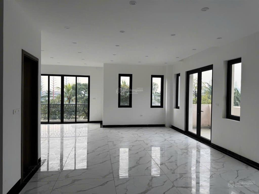 Cho thuê bt 230m² đơn lập view vườn hoa view sông, 50 triệu, vinhomes ocean park